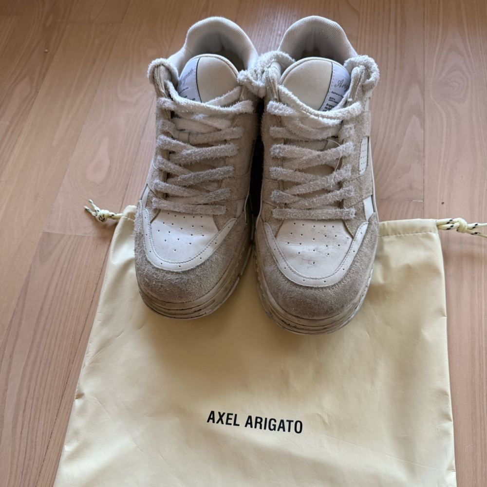 Axel Arigato Men's Cream and White Sneakers